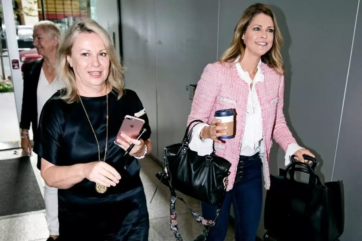 Adaya çocuklarıyla birlikte gitmiş! Epstein rezaleti sonrası üst düzey bir istifa daha