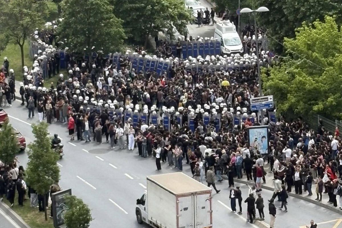 Bilgi Üniversitesi'nde polis müdahalesi! Gözaltılar ve yaralılar var