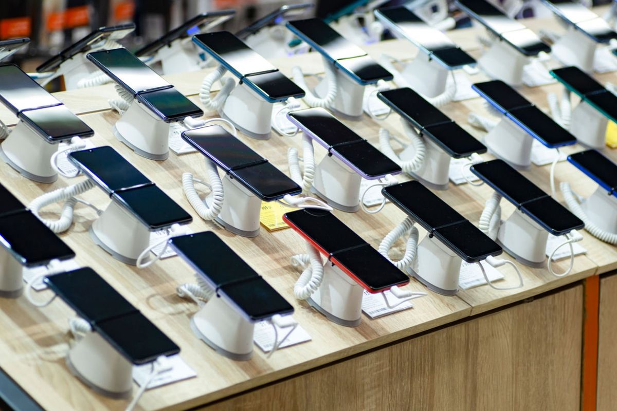 İki büyük telefon markası tek çatı altında toplandı