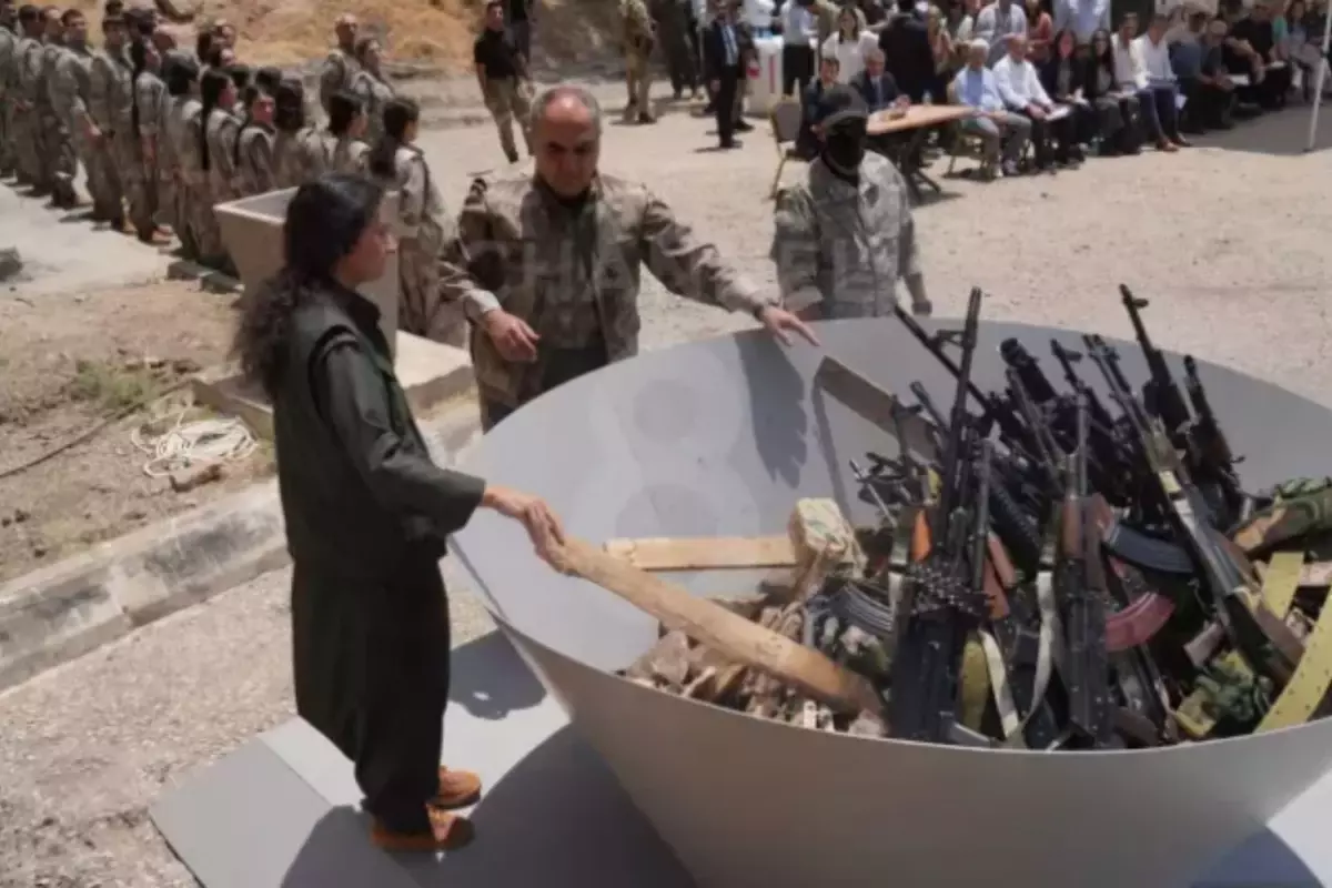 PKK'nın silah bırakma kararı dünya basınında geniş yankı uyandırdı