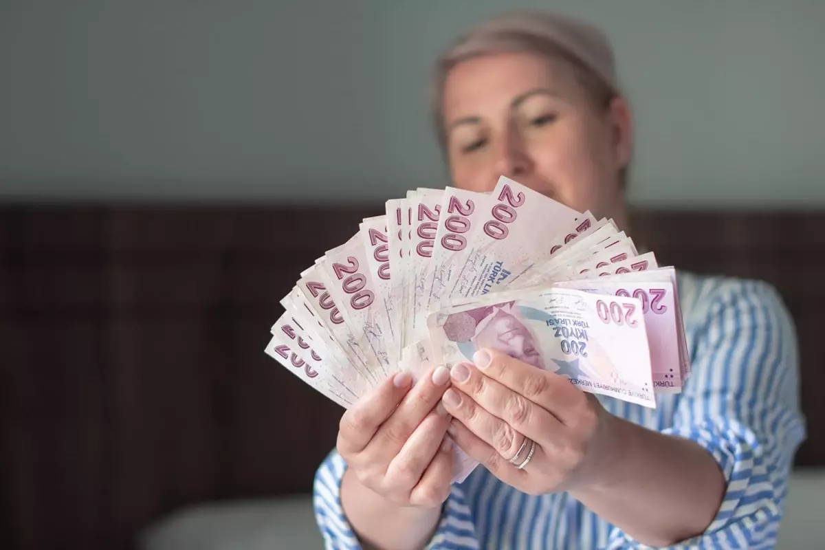 Emeklilere müjde! Vatandaşlık maaşında detaylar ve takvim netleşiyor
