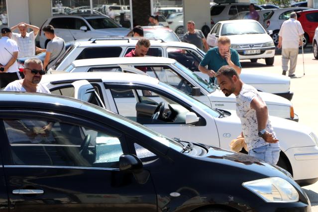 Samsun'da ikinci el oto pazarında bayram sonrası hareketliliği