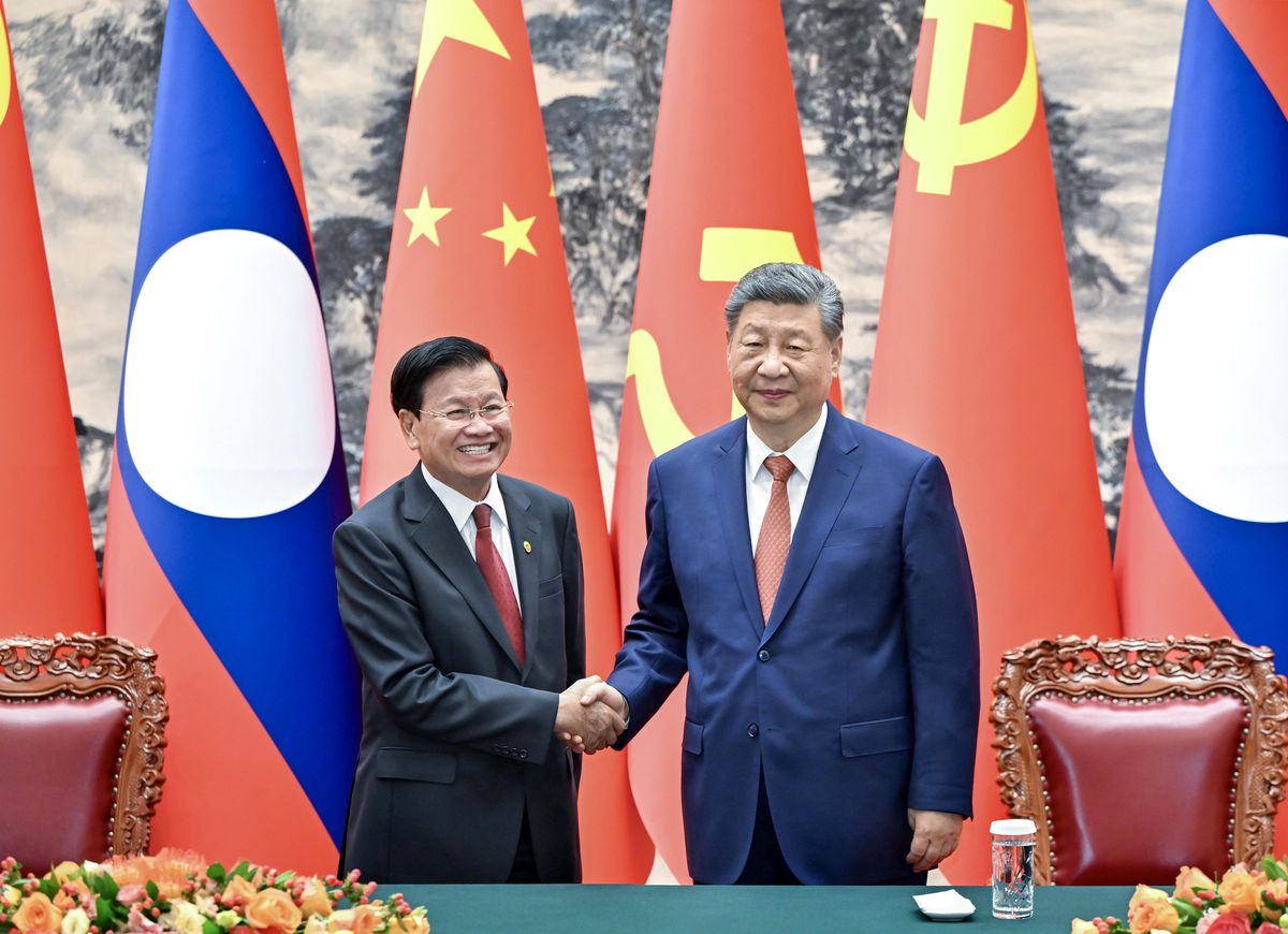 Xi Jinping ve Thongloun Sisoulith'ten İşbirliği Vurgusu